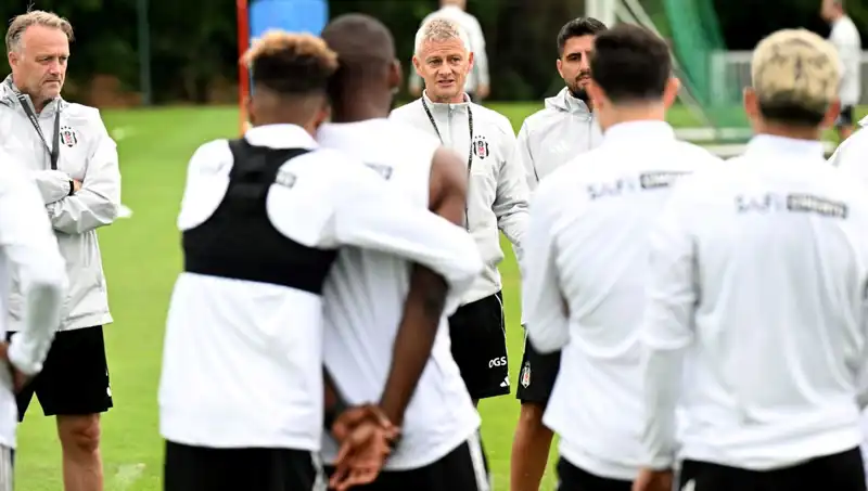Solskjaer'den Futbolcularına Sert Eleştiriler: Hoca Olmanın Zorluğuna Dikkat Çekti