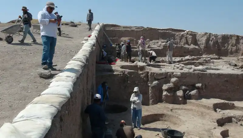 Kilis'teki Oylum Höyük'te Kazılar Sıcak Havalara Rağmen Devam Ediyor
