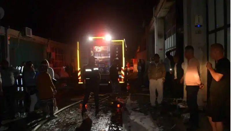 Gözlük Fabrikasında Çıkan Yangın: Yangınsönüm Timi Hızla Müdahale Etti