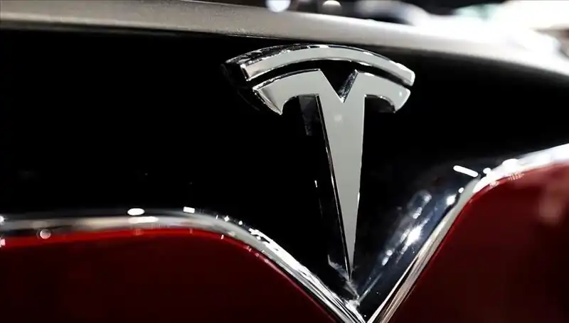Tesla'nın Ucuz Model Tartışması: HW3 Sahipleri FSD İçin Bekliyor