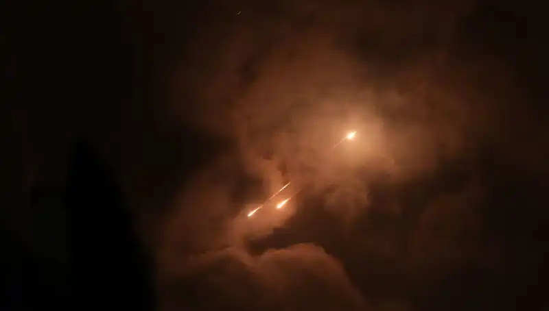 İran'ın Gece Saldırıları: Stratejik Zamanlamanın Arkasındaki Gerçekler