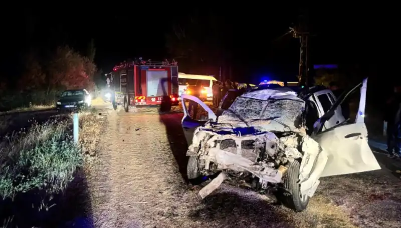 Ciple Traktör Çarpışması: Korkunç Kazada 5 Yaralı!
