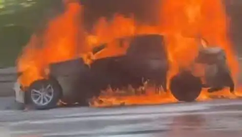 15 Temmuz Şehitler Köprüsü'nde Araç Yangını Hem Trafiği Hem Kalpleri Yaktı
