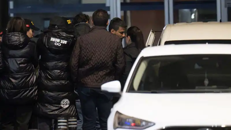 Dilan Polat ve Engin Polat Uyuşturucu İhbarıyla Gözaltına Alındı!