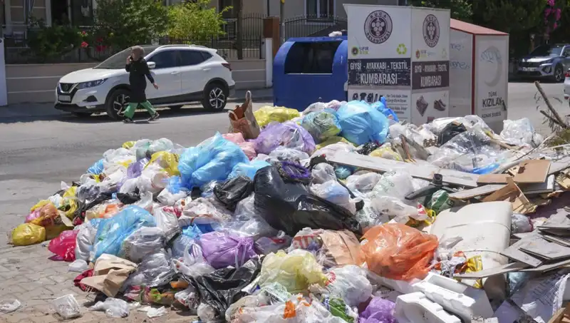 İzmir'de Çöp Yığınları Artıyor: Çözüm İçin Ne Yapılmalı?