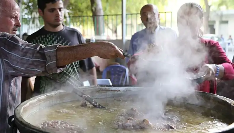 Gadir-i Hum Bayramı: Tarihi, Kutlamalar ve Anlamı Hakkında Her Şey