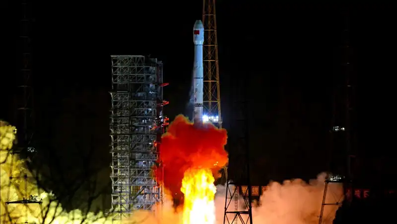 Çin, Asteroid Keşif Aracı Tienvın-2'yi Uzaya Gönderdi: Uzay Keşifleri İçin Yeni Bir Dönem