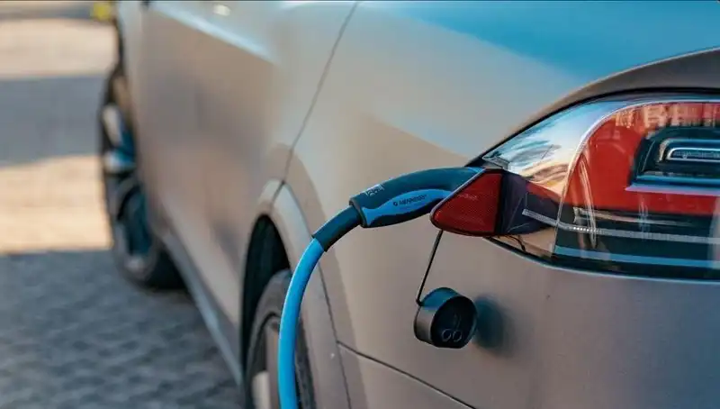 Elektrikli Araç Satışları Düşerken, Tüketiciler Ne Yapmalı?