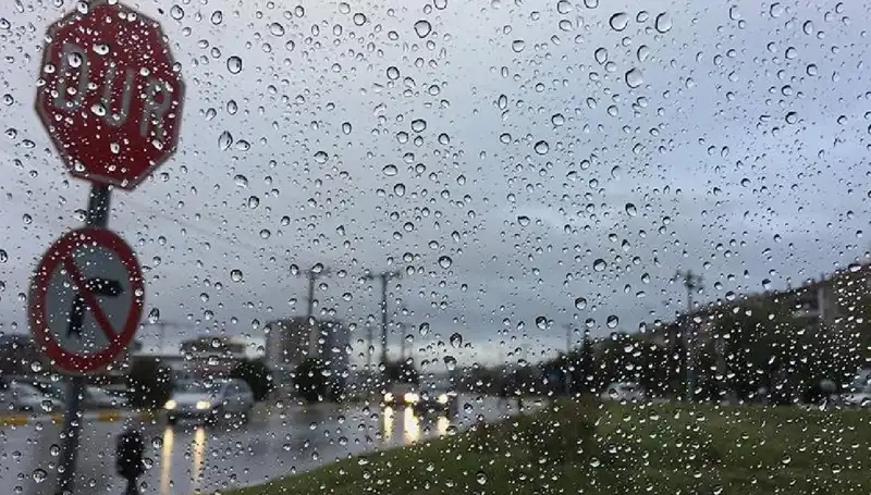 Meteoroloji 20 İlde Sıcaklık Düşüşü ve Sağanak Yağış Uyarısı Yaptı