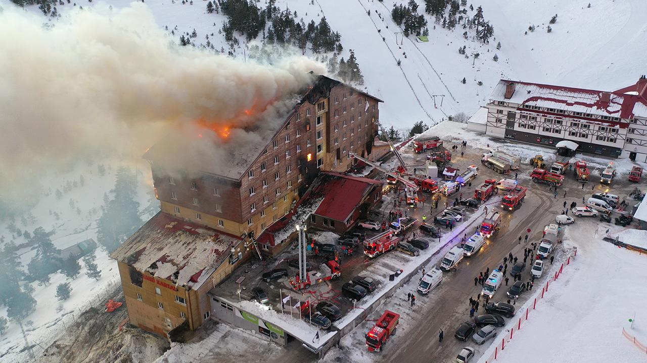 Ölü ve Yaralılar Kartalkaya Kayak Merkezi'nde Otel Yangınında