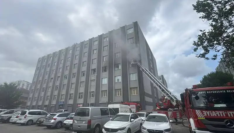 Çorap İmalathanesinde Büyük Yangın: Yaralılar ve Maddi Hasar Büyüyor