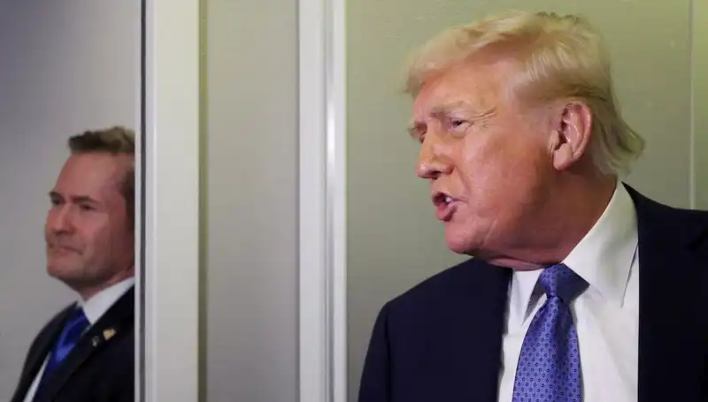 Trump, Yanlış Sızdırma Nedeniyle Mike Waltz'u Görevden Aldı!