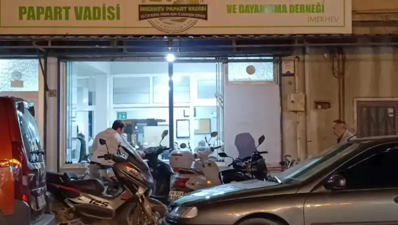 Lokal Restoranda Bıçaklı Kavga: Bir Kişi Ağır Yaralandı