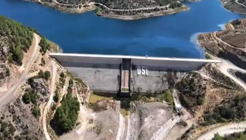 Çeşme'de Uzun Süren Su Kesintisine Son: Yeni Proje Hayata Geçiyor