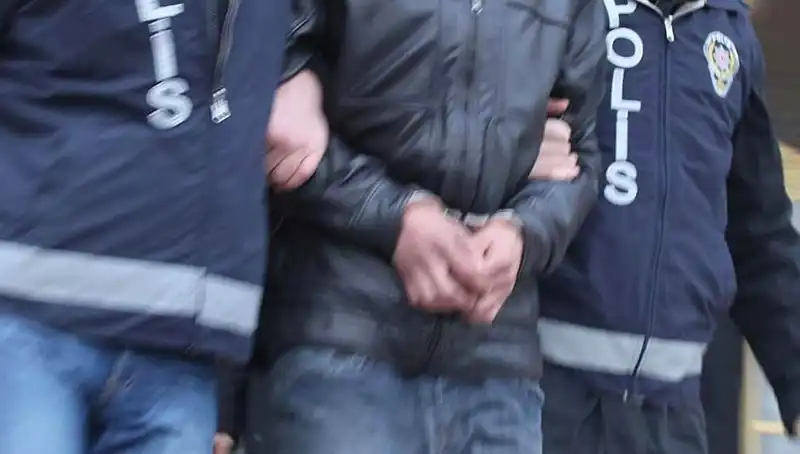 Kütahya'da Yasadışı Uyuşturucu Ticareti Operasyonu: 5 Kişi Tutuklandı