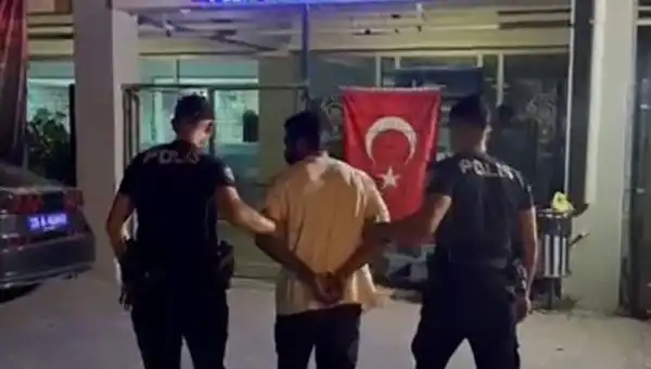 İzmir'de 18 Yıl Hapis Cezasıyla Aranan Firari Suçlu Yakalandı!
