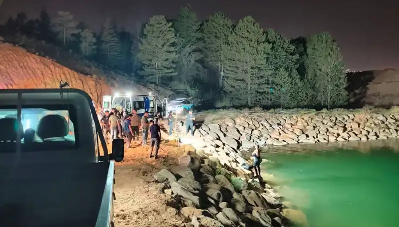 Doğum Günü Kutlaması Felakete Dönüştü: Gölette Hayat Mücadelesi