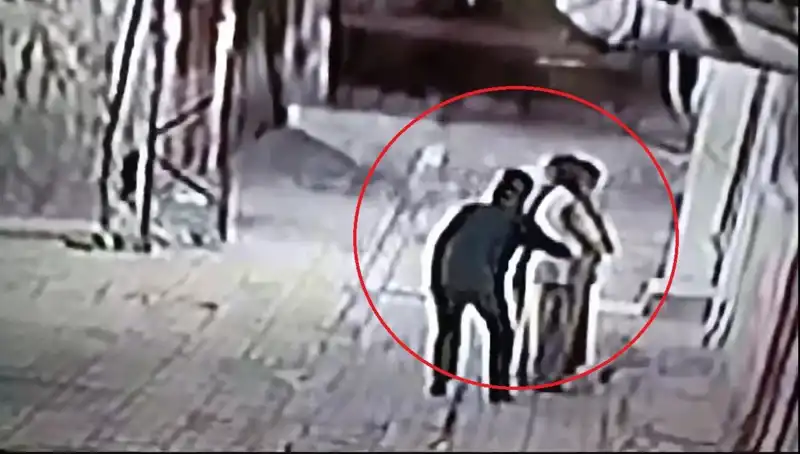 Kapkaççılara Farklı Bir Yaklaşım: Polisler Pazarcı ve Simitçi Kılığına Girdi