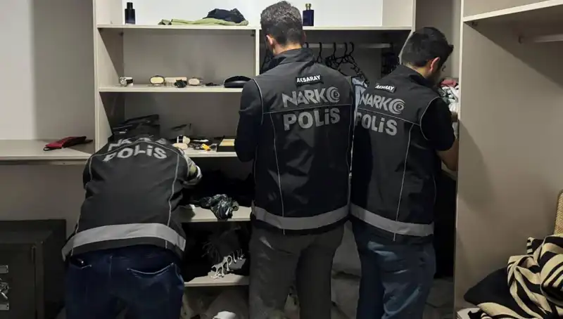 Uyuşturucu Operasyonunda F Serisi Dolarlarla Şaşırtan Detaylar Ortaya Çıktı