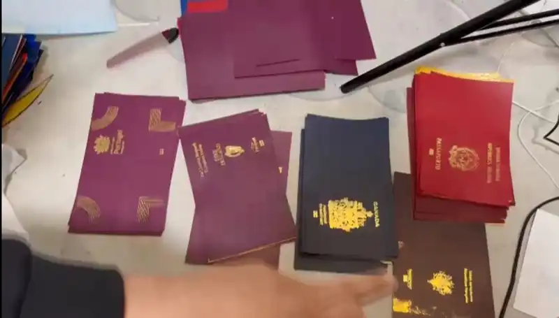 Uluslararası Sahtecilik Ağına Şok Operasyon: Sahte Pasaport, Vize ve Daha Fazlası