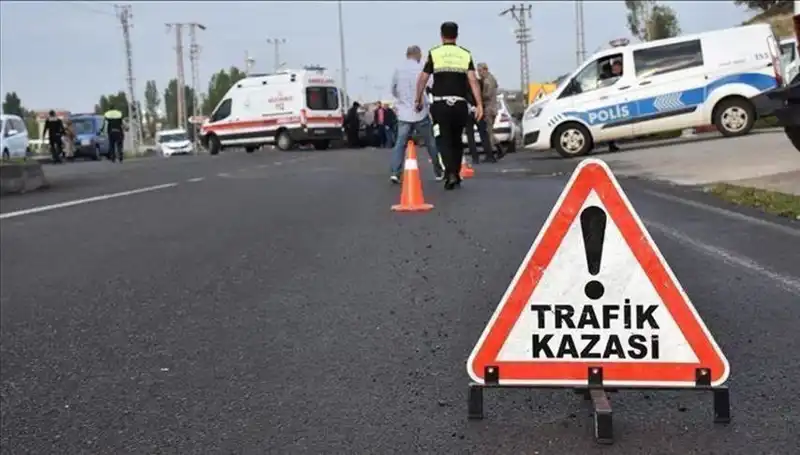 Tekirdağ'da Feci Kaza: Kontrolden Çıkan Otomobil Bariyere Çarptı!