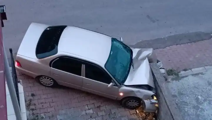 Kontrolü Kaybeden Araç Kaza Yaptı: Olayın Ayrıntıları Şaşırttı