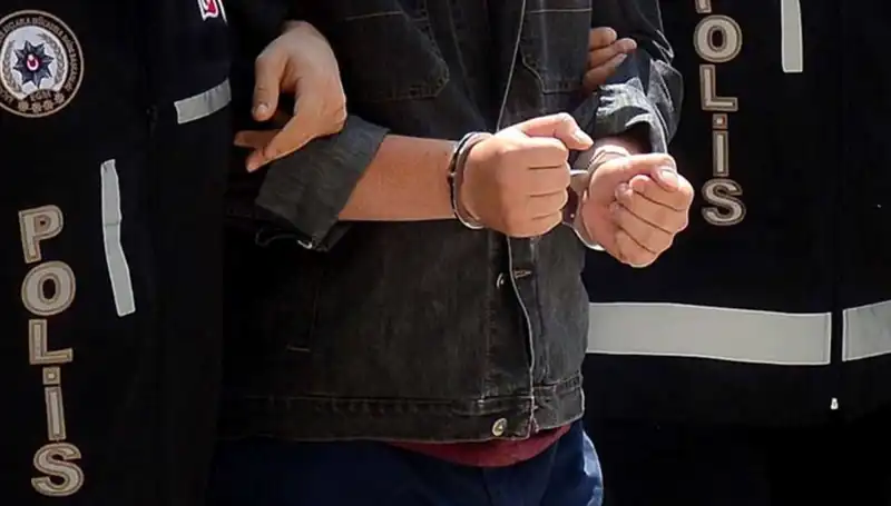 Kayseri'de Yasa Dışı Silah Ticareti: İki Zanlı Tutuklandı!